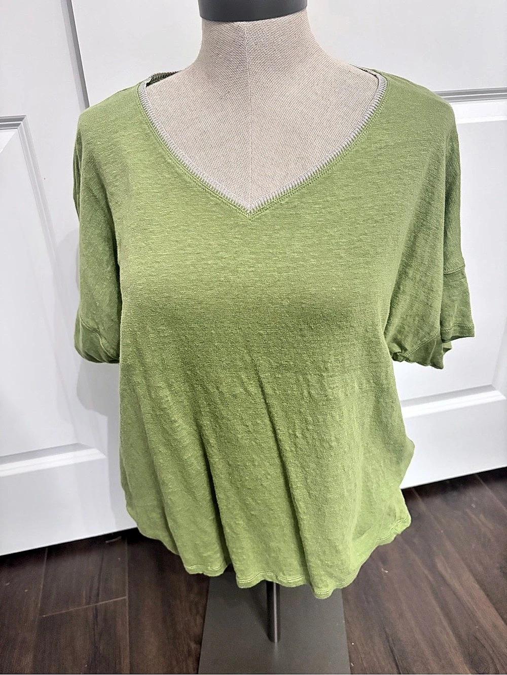 Chicos Green Short Sleeve Top Size XL Like New